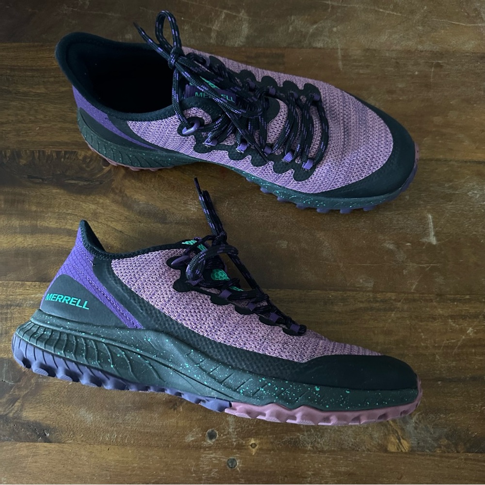 Merrell Bravada Women's Purple and Black Athletic Hiking Outdoor Shoes size 9